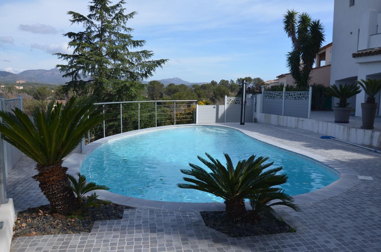 Belle Maison Avec Piscine Dans Les Hauteurs A Saint Raphael Zewnętrze zdjęcie