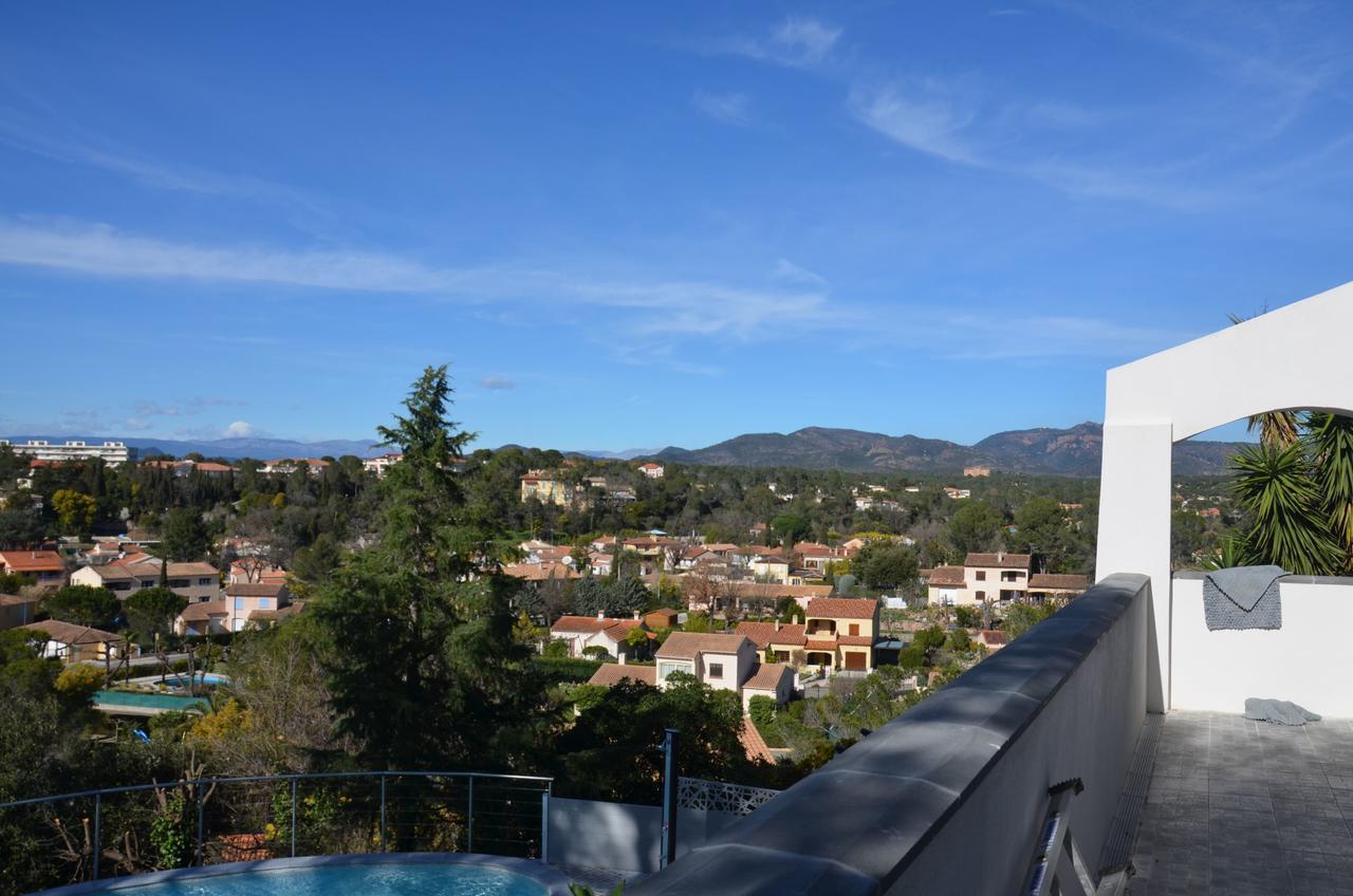 Belle Maison Avec Piscine Dans Les Hauteurs A Saint Raphael Zewnętrze zdjęcie